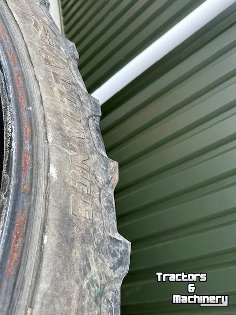 Wheels, Tyres, Rims & Dual spacers Alliance 2x Alliance 13.6R48 banden compleet op velg
