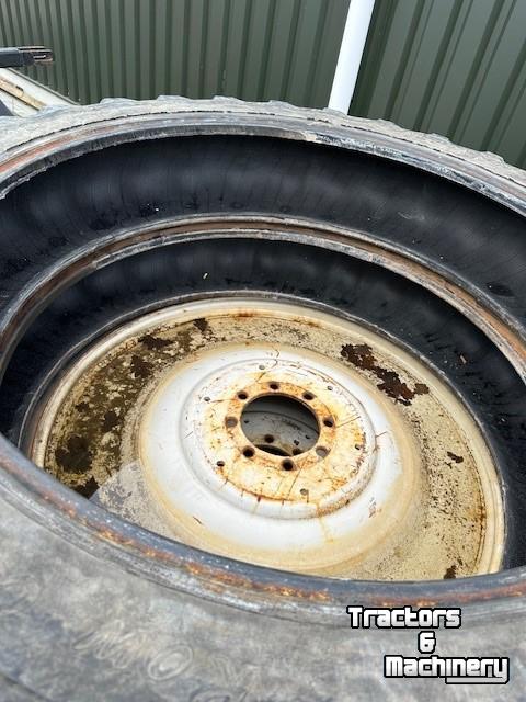 Wheels, Tyres, Rims & Dual spacers Alliance 2x Alliance 13.6R48 banden compleet op velg