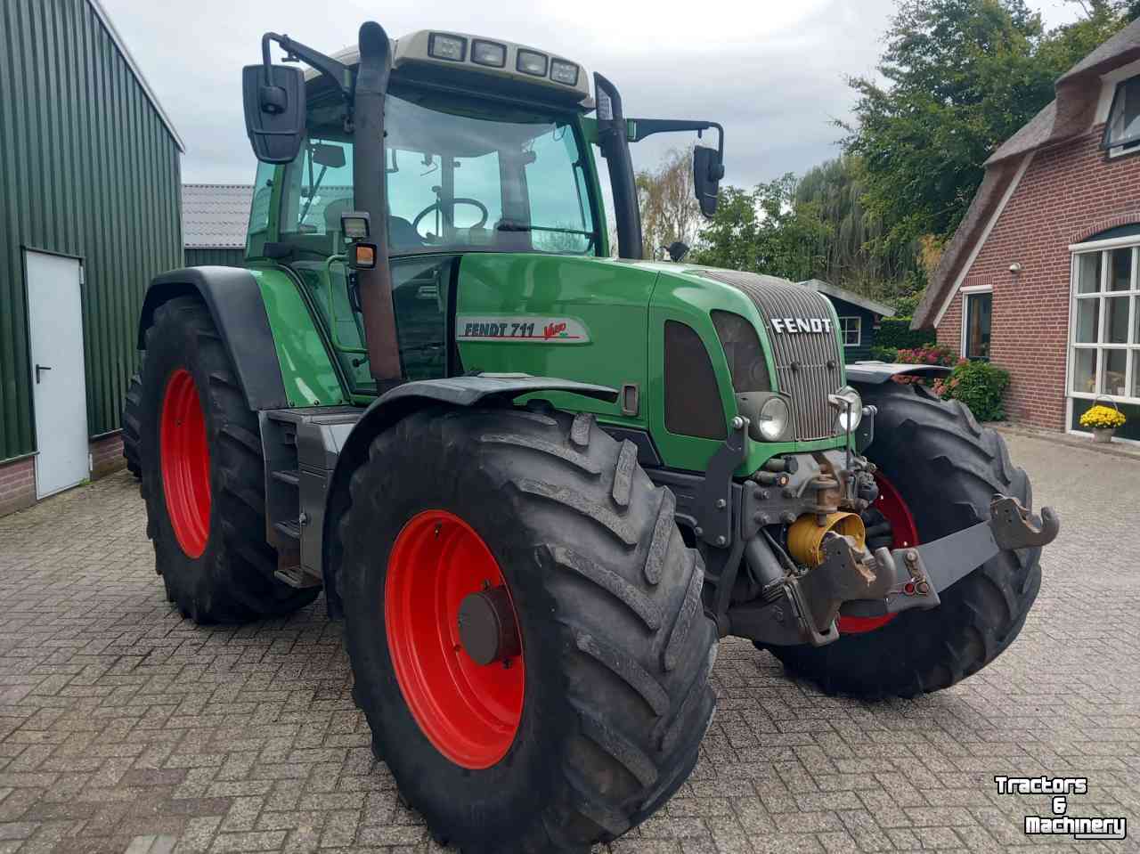 Tractor Fendt 711 Vario TMS