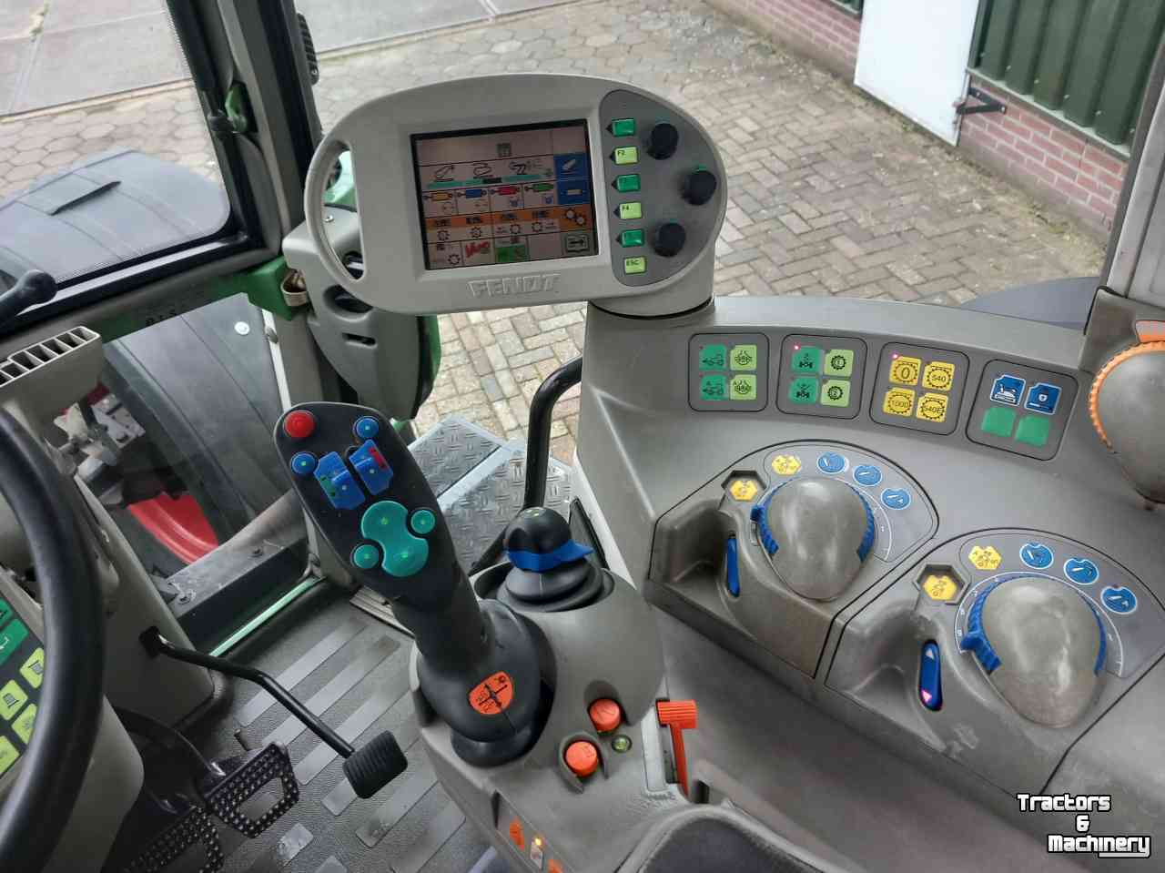 Tractor Fendt 711 Vario TMS