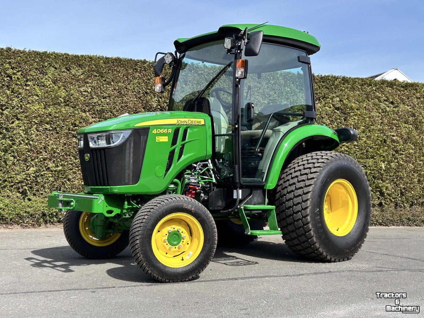 Small-track Tractor John Deere 4066R