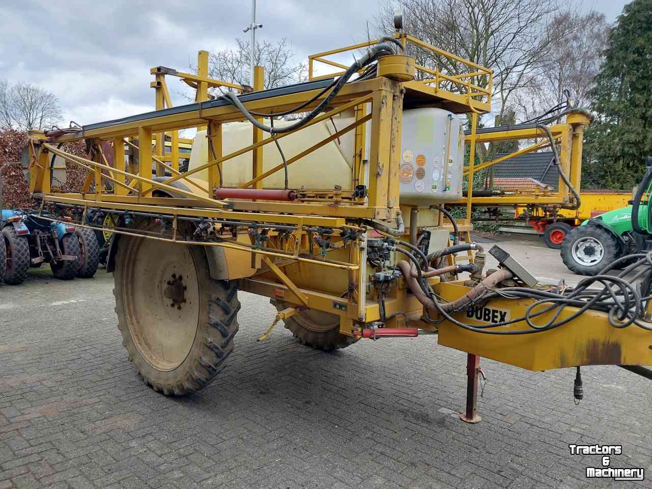 Fieldsprayer pull-type Dubex Junior Veldspuit 2500 liter 27 meter