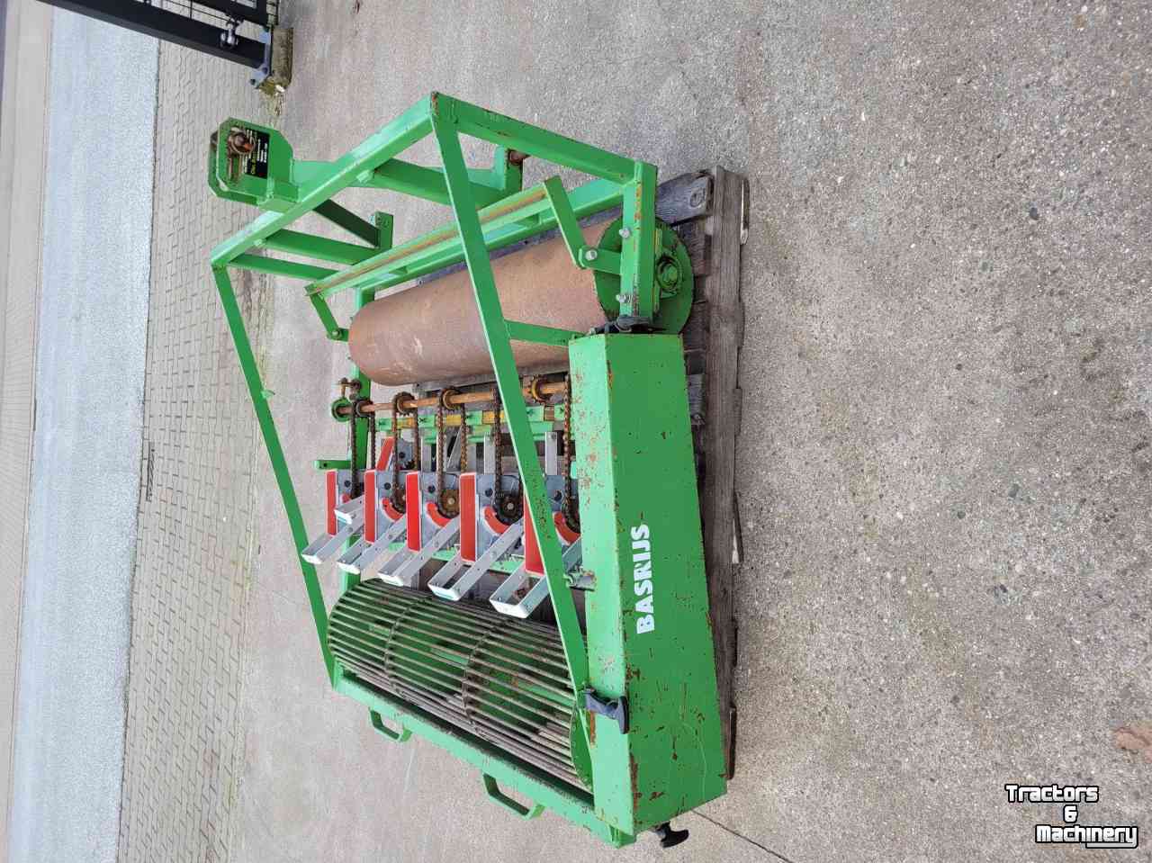 Vegetable- / Precision-seed drill Earthway 6 rij earthway zaaimachine in frame