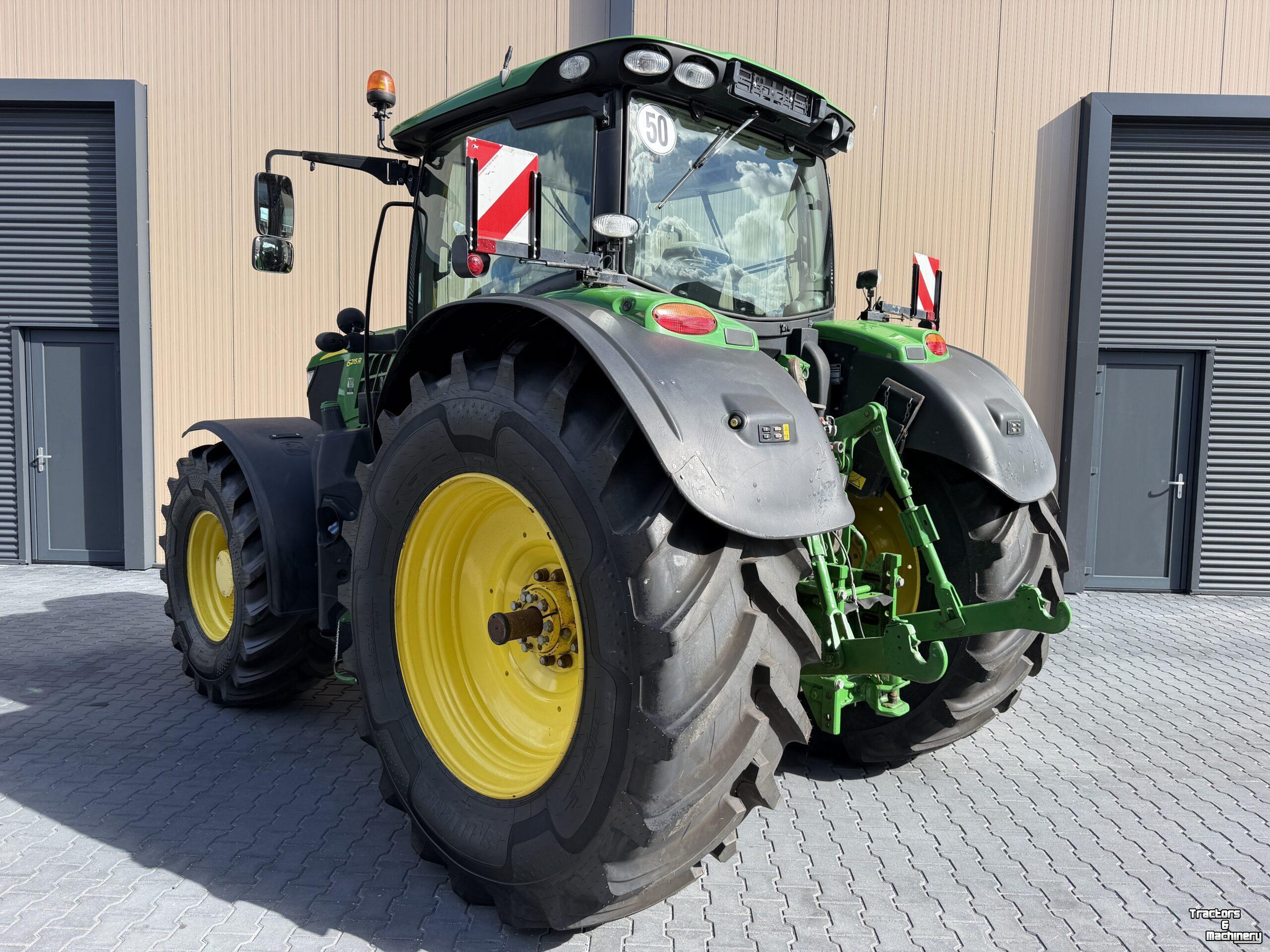 Tractor John Deere 6215R