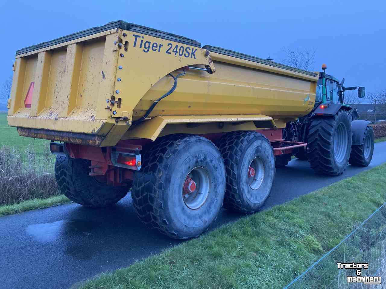 Earth- / Sand-dumper Veenhuis JVZK 21000 te huur, huren.