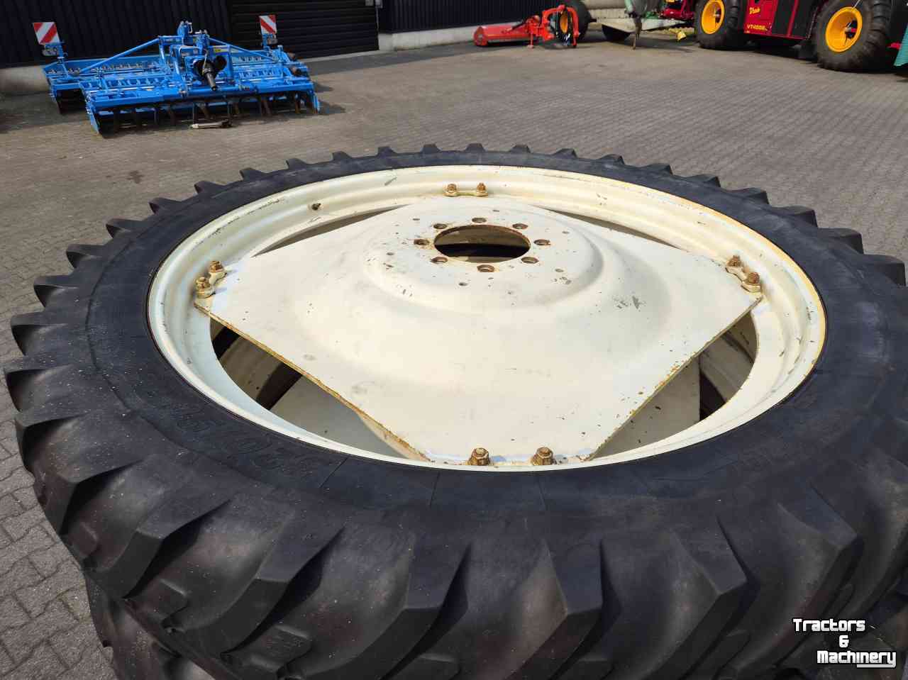 Wheels, Tyres, Rims & Dual spacers Michelin 4 stuks 320/90R54, cultuurwielen veldspuit