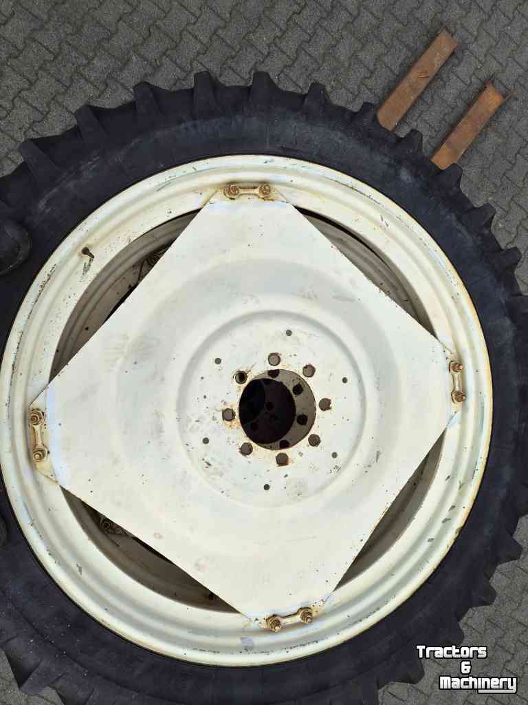 Wheels, Tyres, Rims & Dual spacers Michelin 4 stuks 320/90R54, cultuurwielen veldspuit