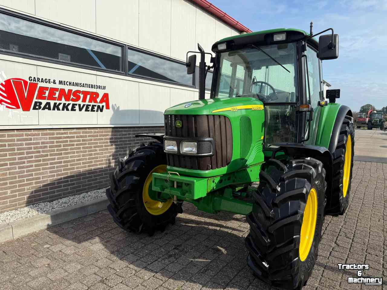 Tractor John Deere 6120 SE