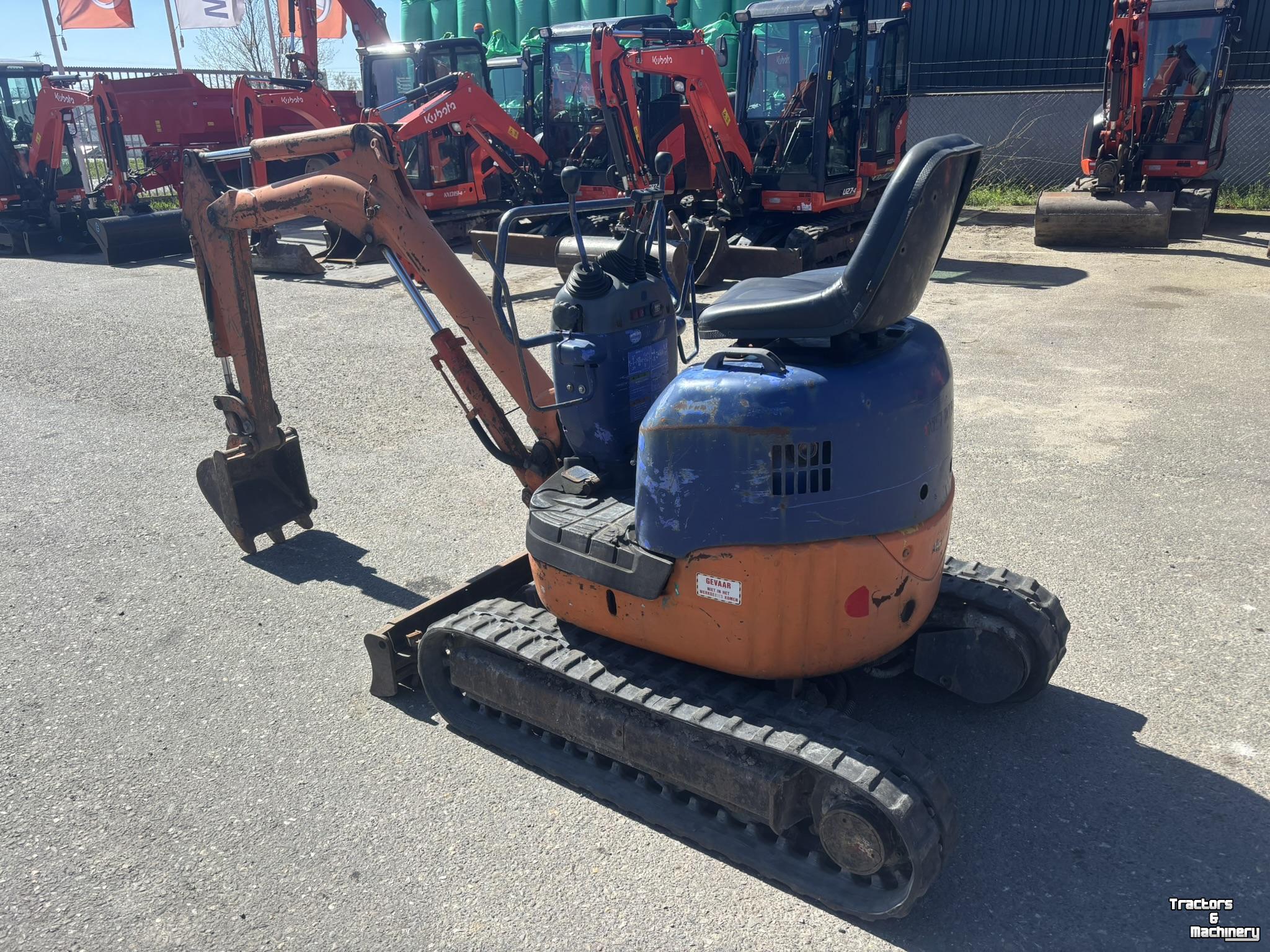 Excavator mobile Komatsu PC10MR