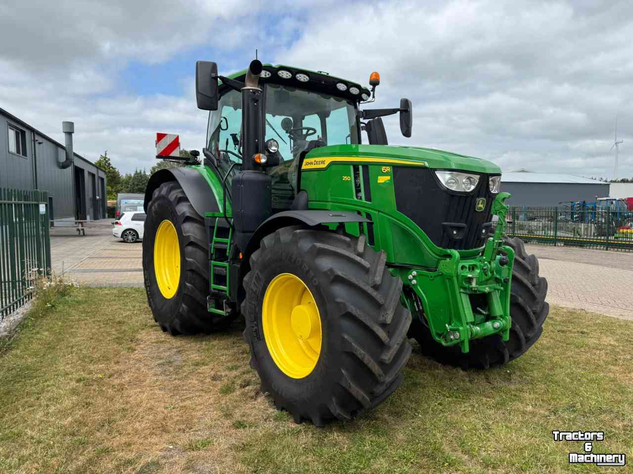 Tractor  6R250