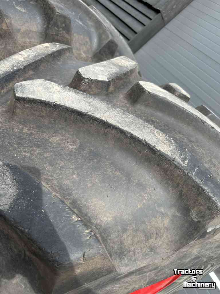 Wheels, Tyres, Rims & Dual spacers Vredestein 800/70R38 & 620/75R30