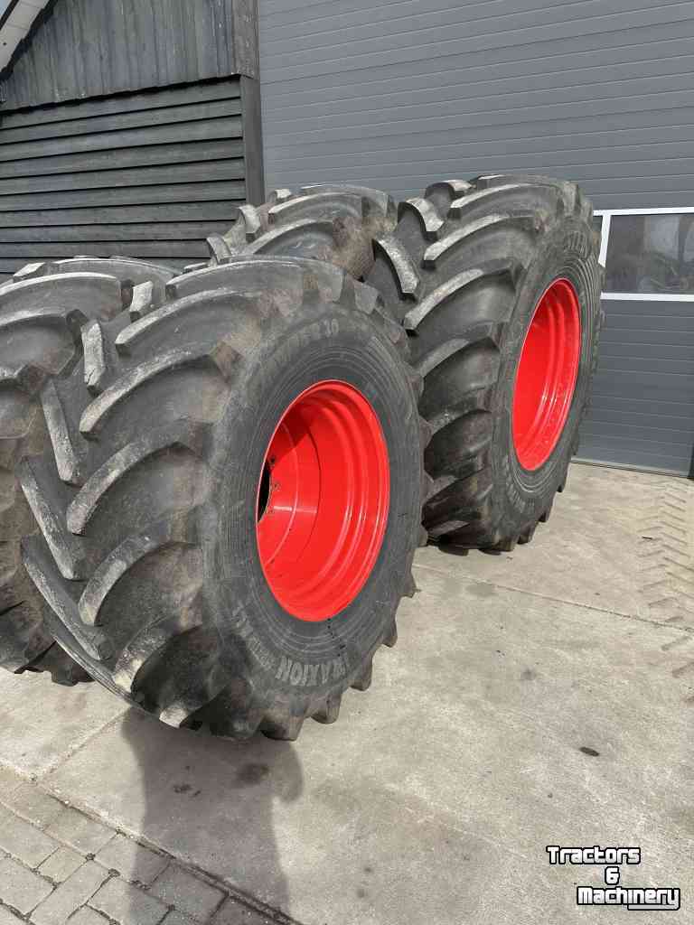 Wheels, Tyres, Rims & Dual spacers Vredestein 800/70R38 & 620/75R30