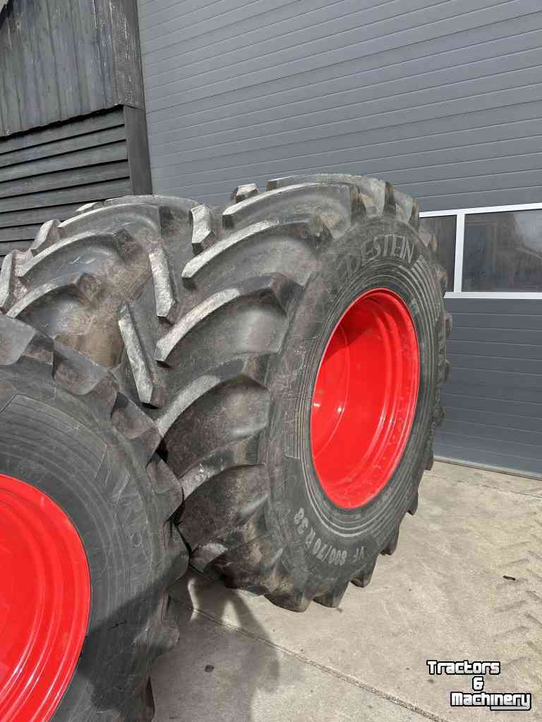 Wheels, Tyres, Rims & Dual spacers Vredestein 800/70R38 & 620/75R30