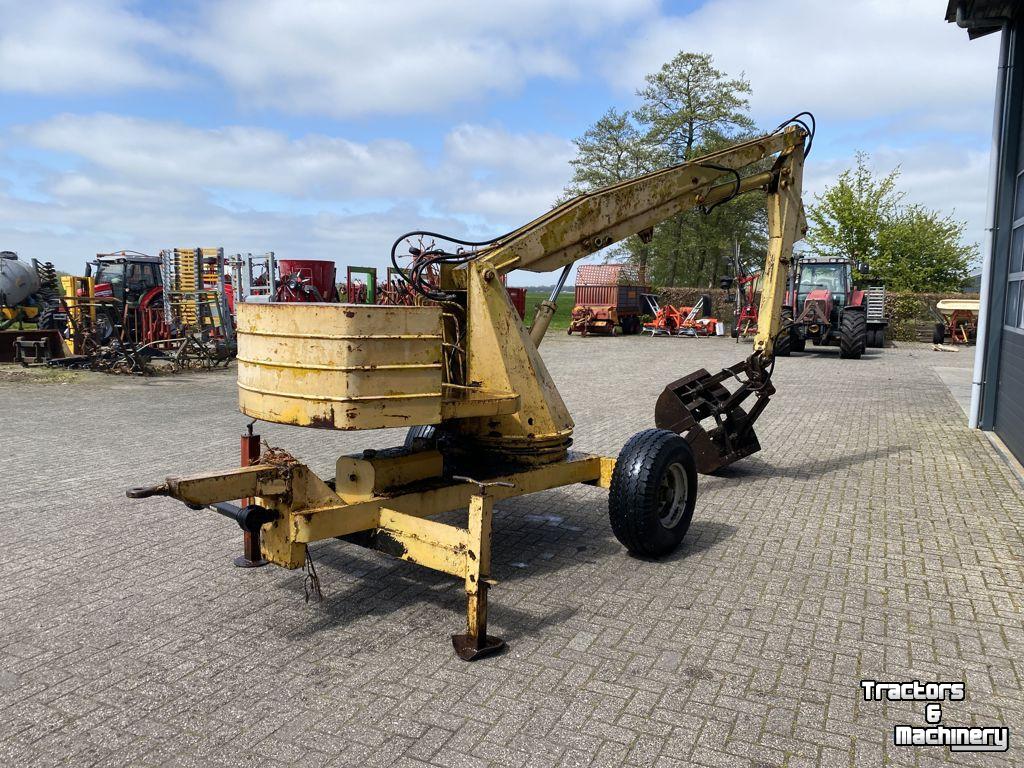 Excavator  Landbouwkraan getrokken