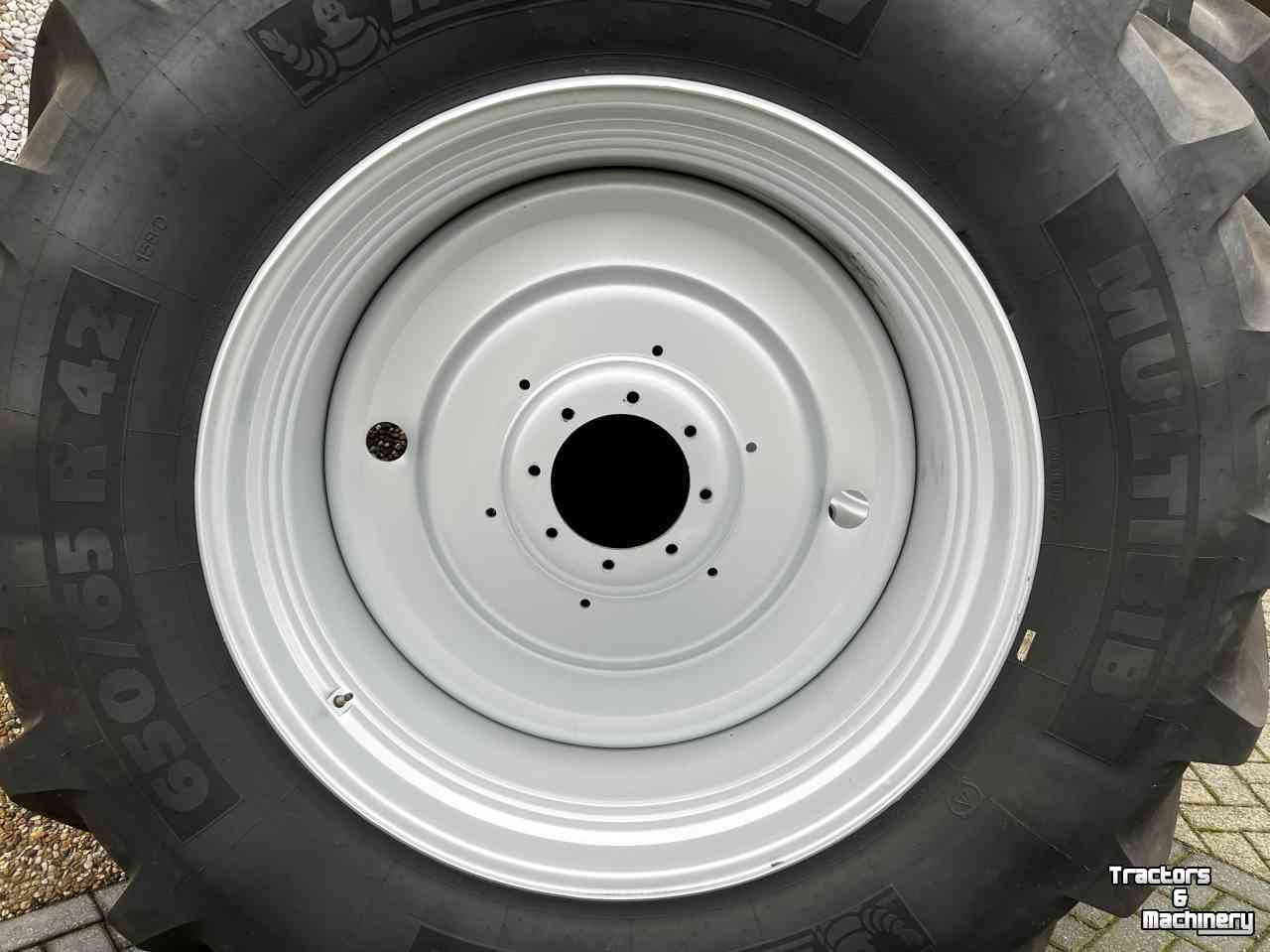 Wheels, Tyres, Rims & Dual spacers Michelin 650/65R42 MultiBib 95% met vaste velg 221/265/8gaats