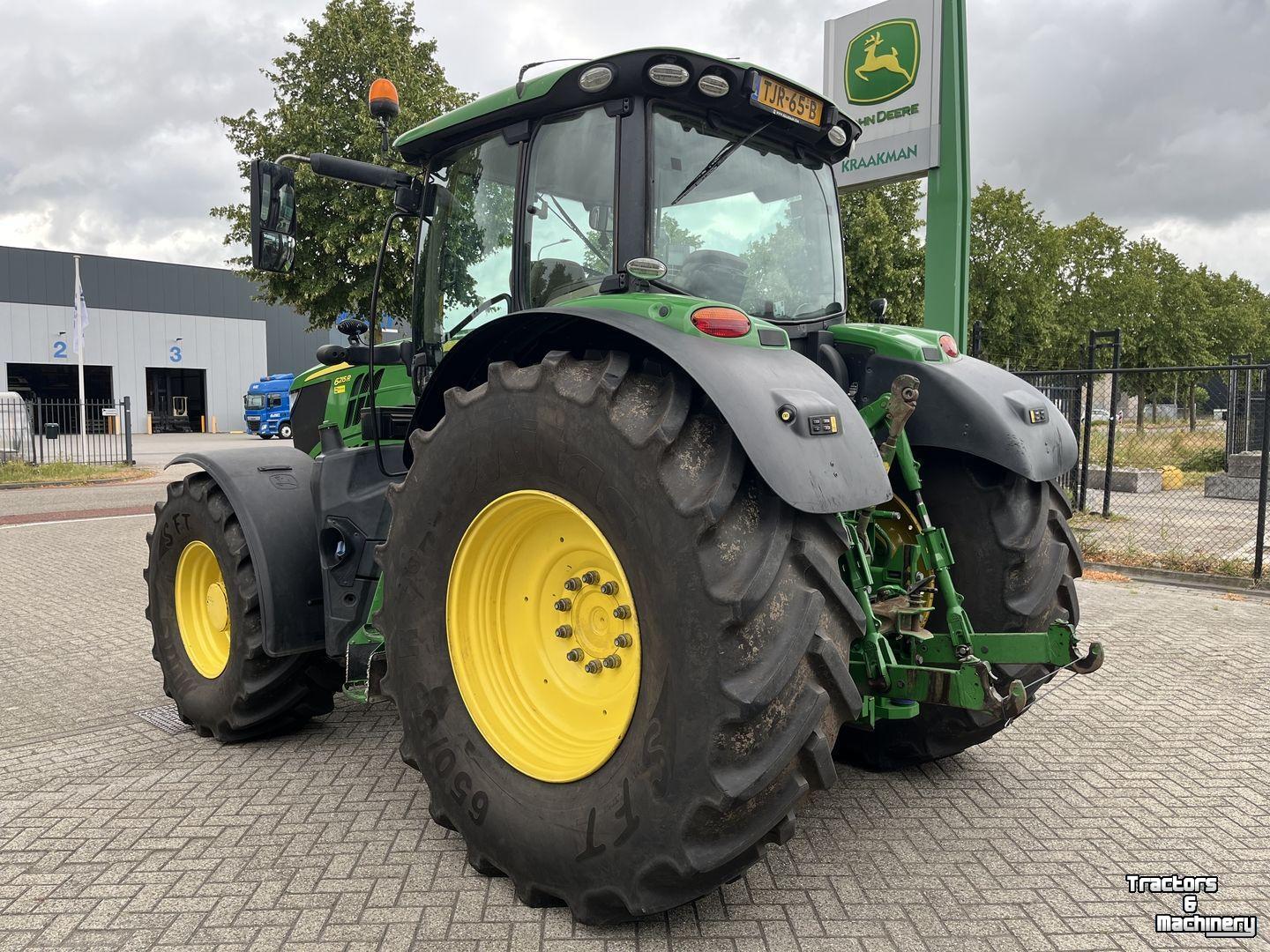 Tractor John Deere 6215R