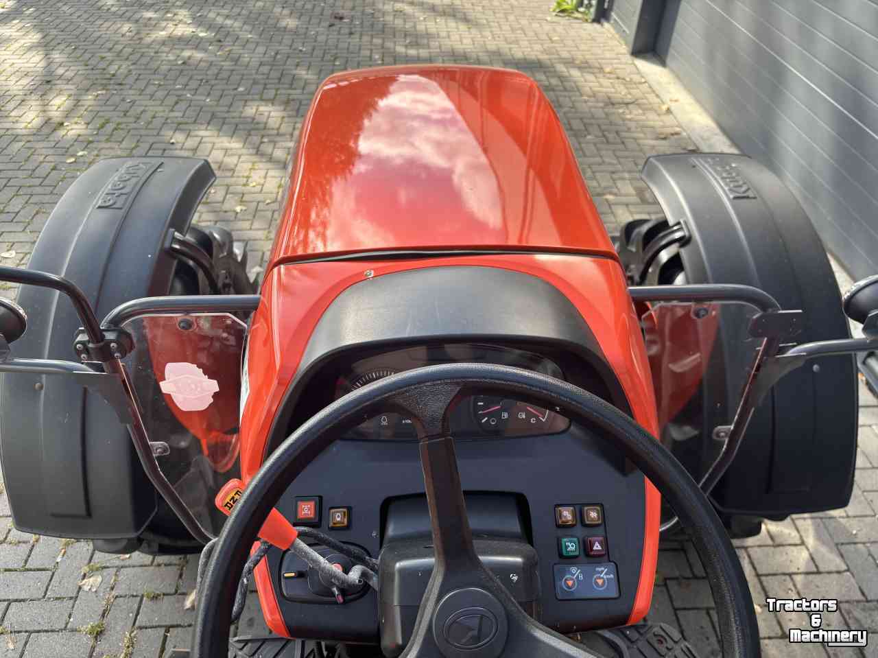 Tractor Kubota M7060 hydraulic shuttle