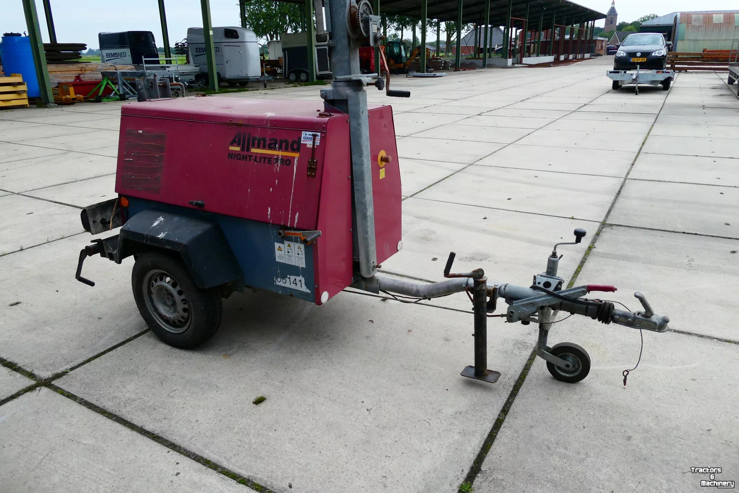 Other earthmoving and heavy equipment and accessories  Lichtmast