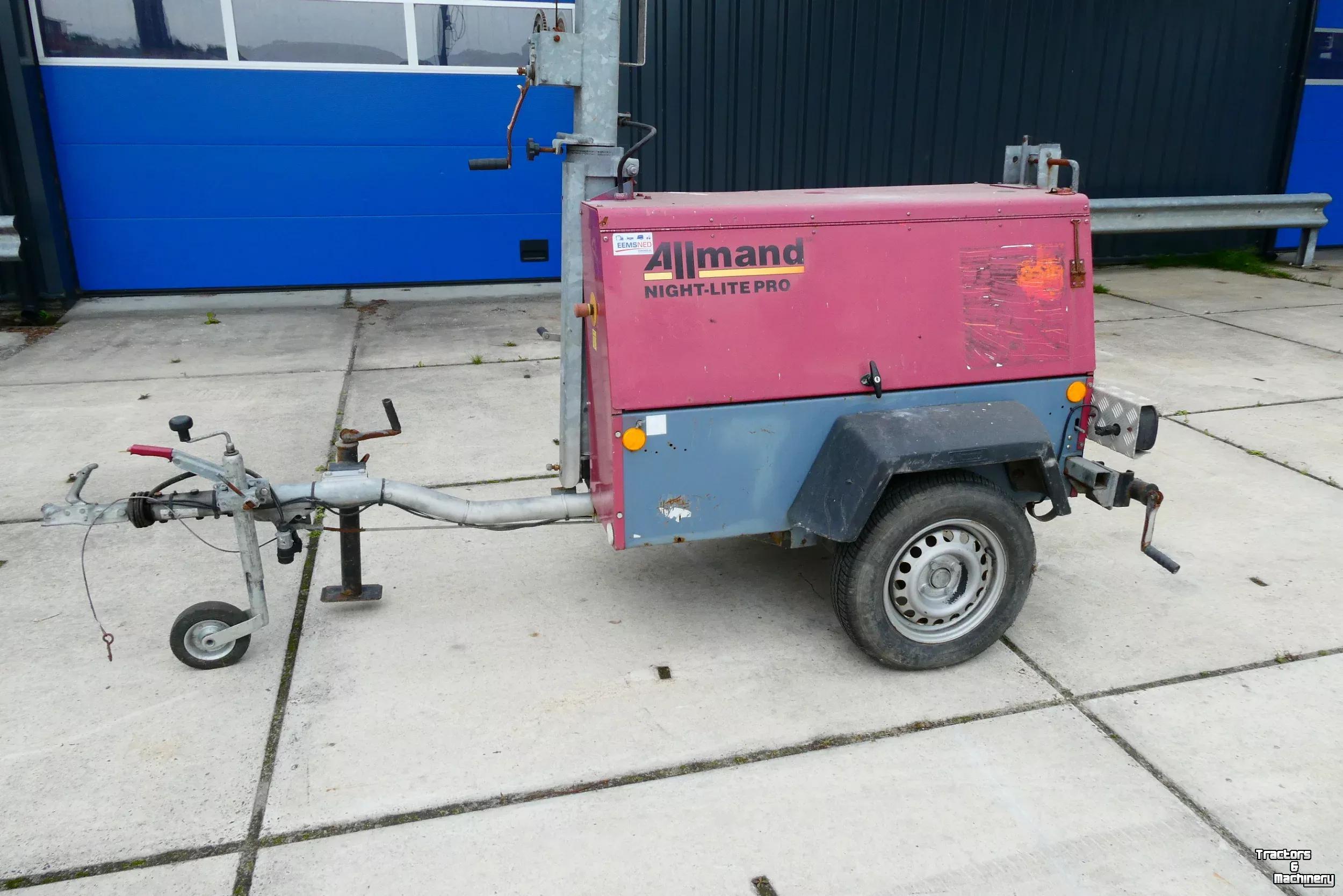 Other earthmoving and heavy equipment and accessories  Lichtmast