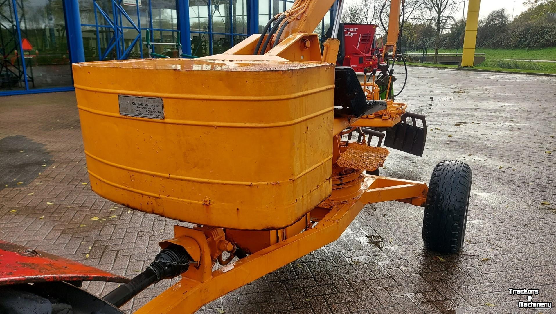 Excavator mobile Caesar  GETROKKEN KRAAN