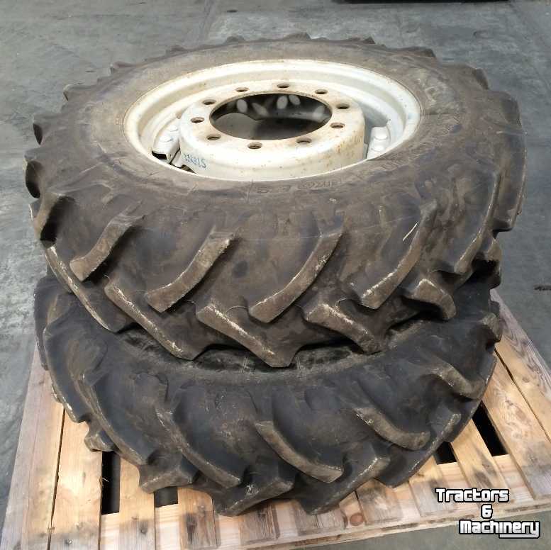 Wheels, Tyres, Rims & Dual spacers Molcon 12.4R24 Kormoran banden