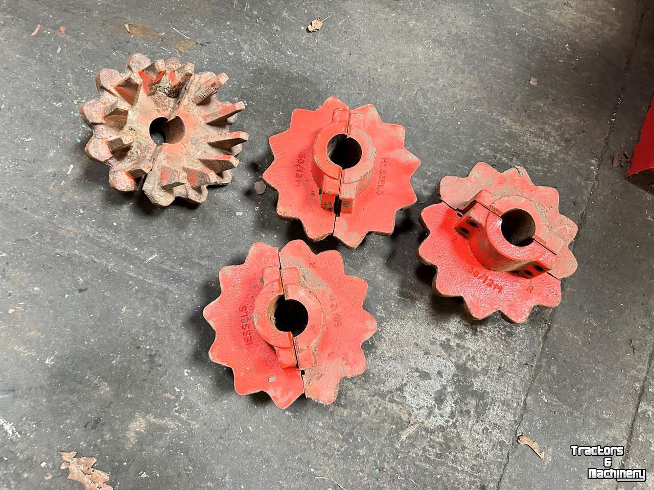 Diverse used spare-parts Hessels AANDRIJFWIELEN