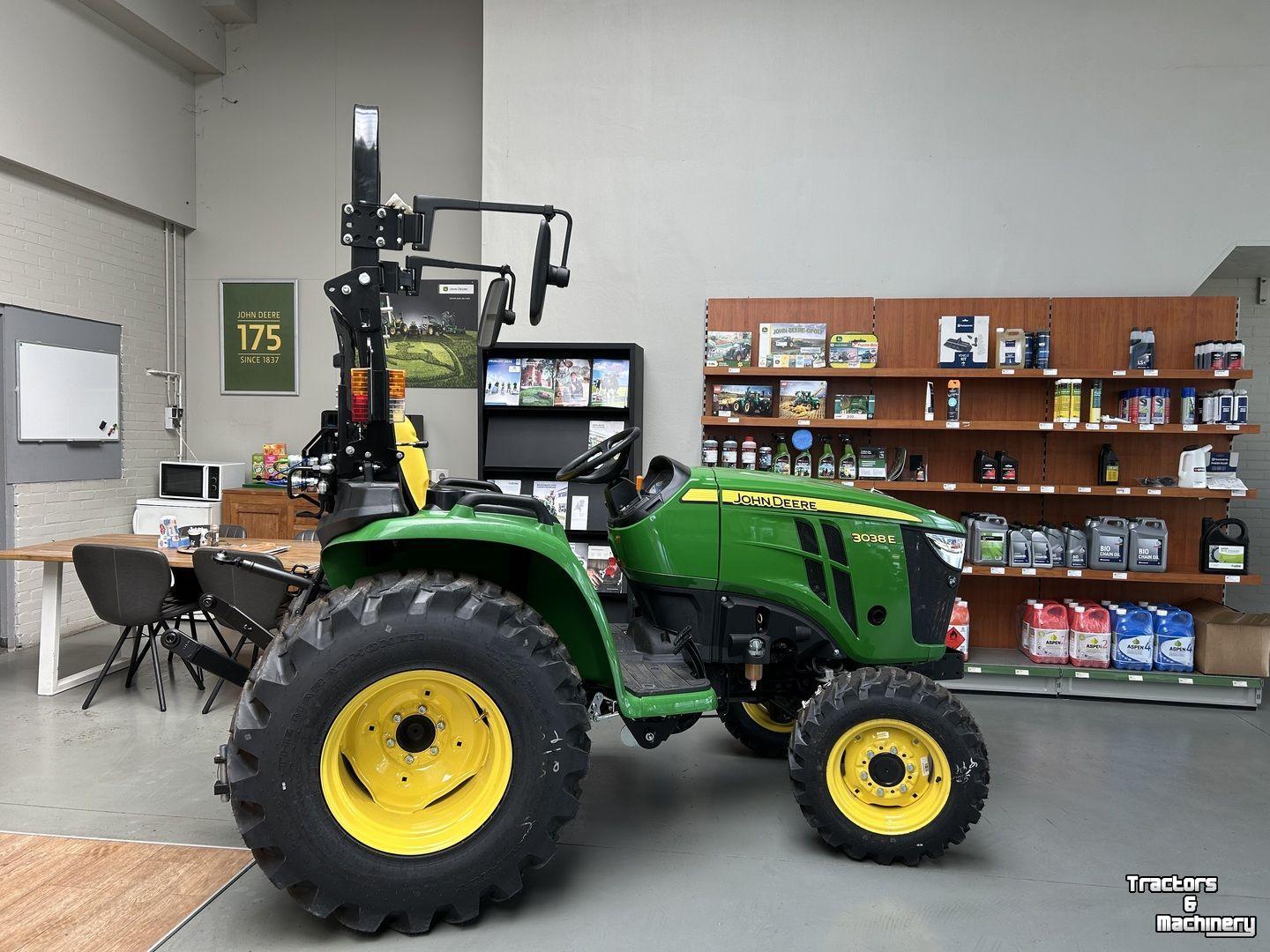 Small-track Tractor John Deere 3038E