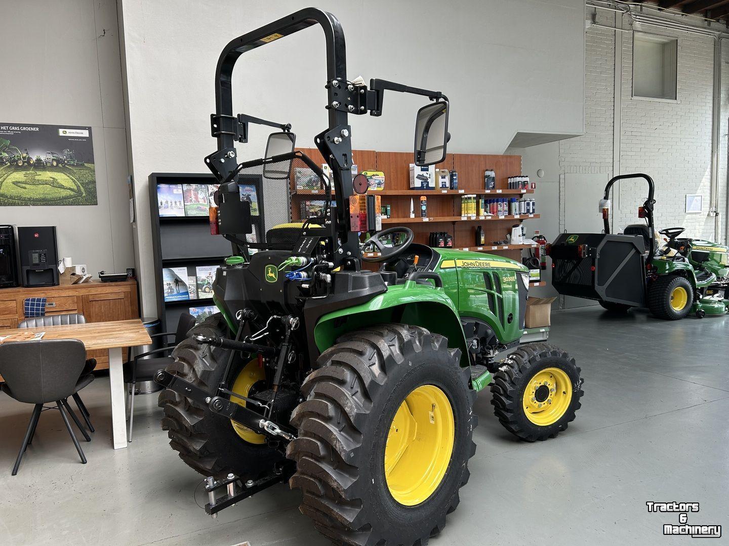 Small-track Tractor John Deere 3038E