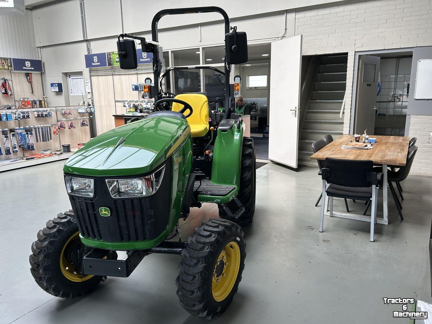 Small-track Tractor John Deere 3038E