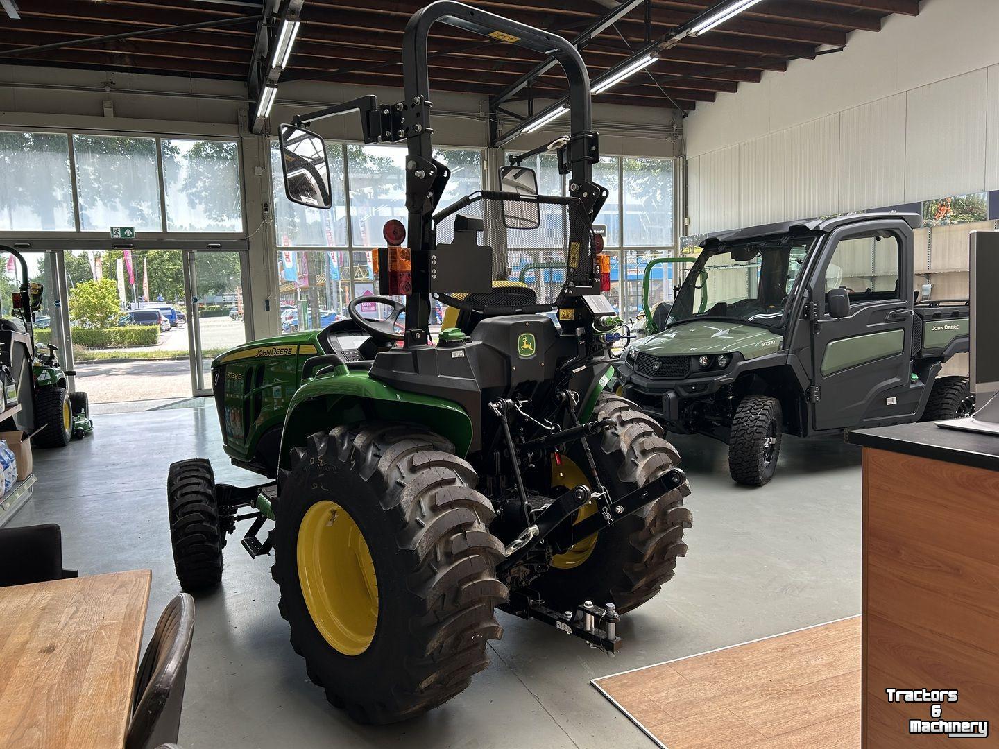 Small-track Tractor John Deere 3038E