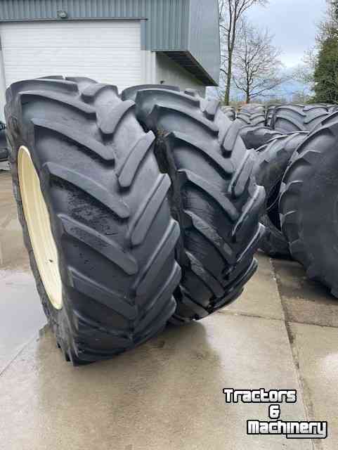 Wheels, Tyres, Rims & Dual spacers Michelin 650/65R42 Multibib compleet op velgen