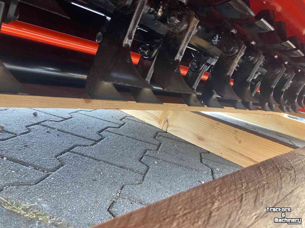 Spike roller Kubota Koala  1000 klepelmaaiers verticuteermachine leverbaar; 1000, 1200,1600