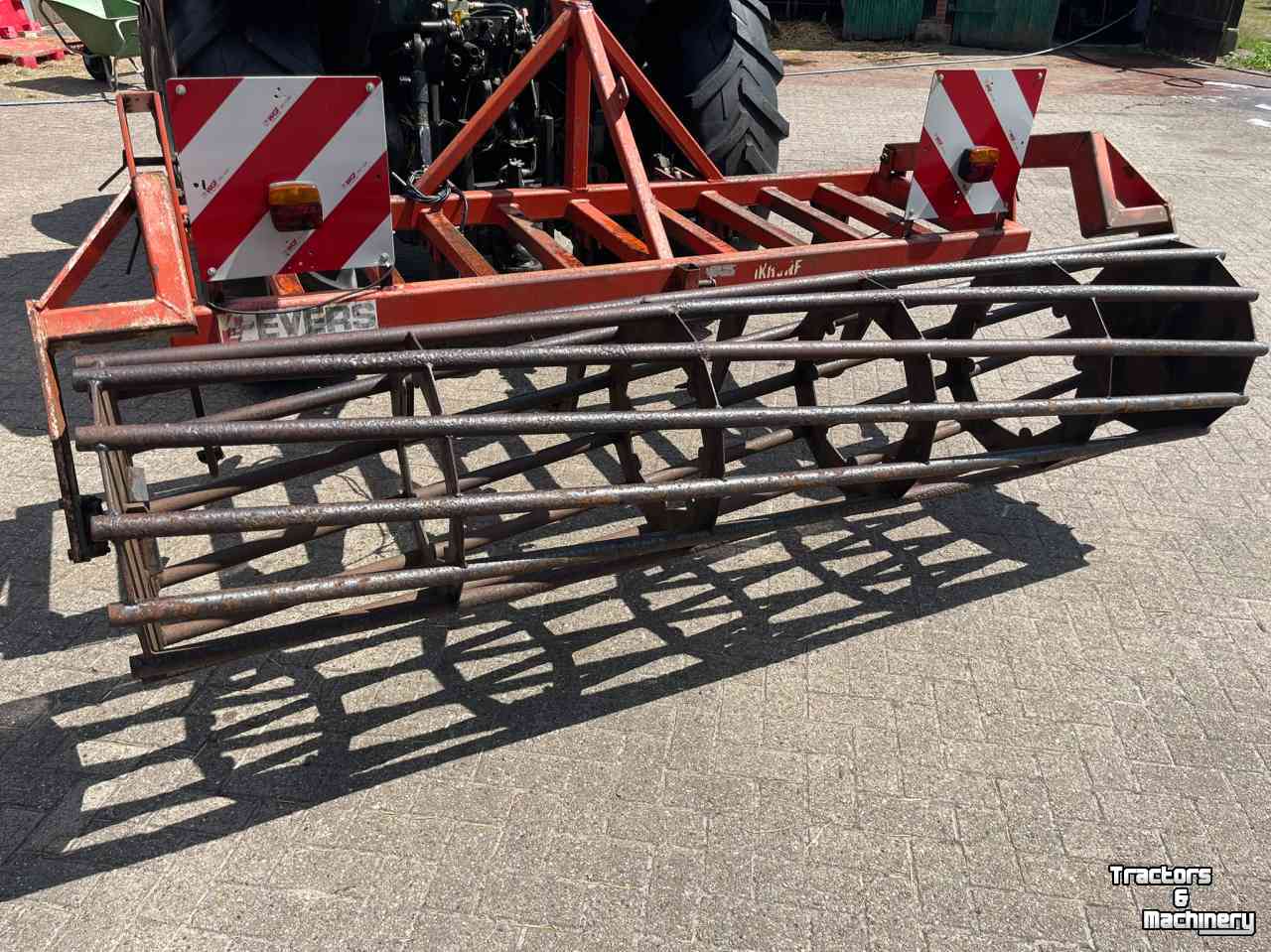 Cultivator Evers Grubber mit Rohrstabwalze