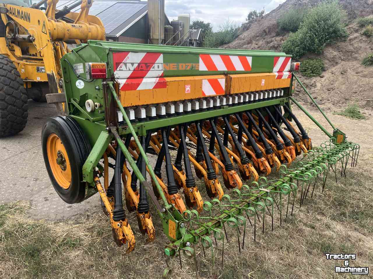 Seed drill Amazone D7-300