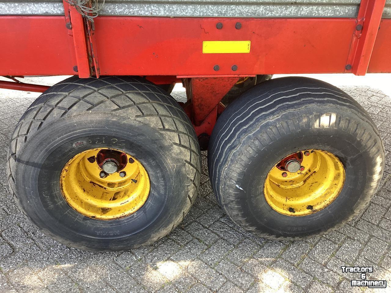 Self-loading wagon Taarup 1030