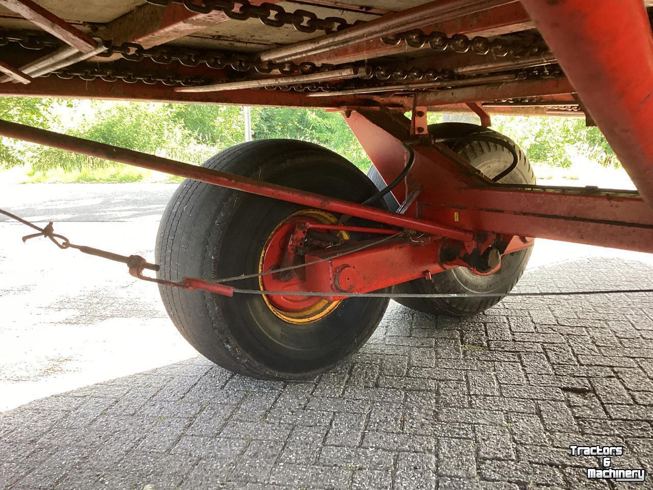 Self-loading wagon Taarup 1030