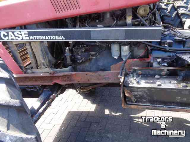 Used parts for tractors Case-IH 1056 xla