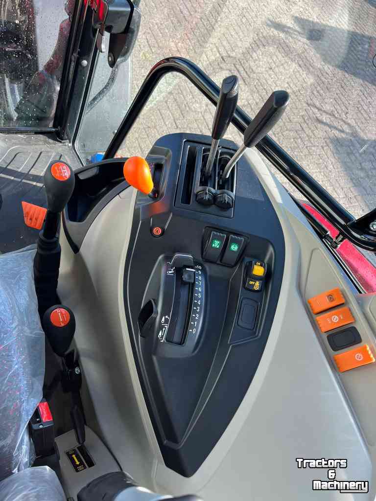 Tractor Massey Ferguson 4710 M Dyna-2 Essential