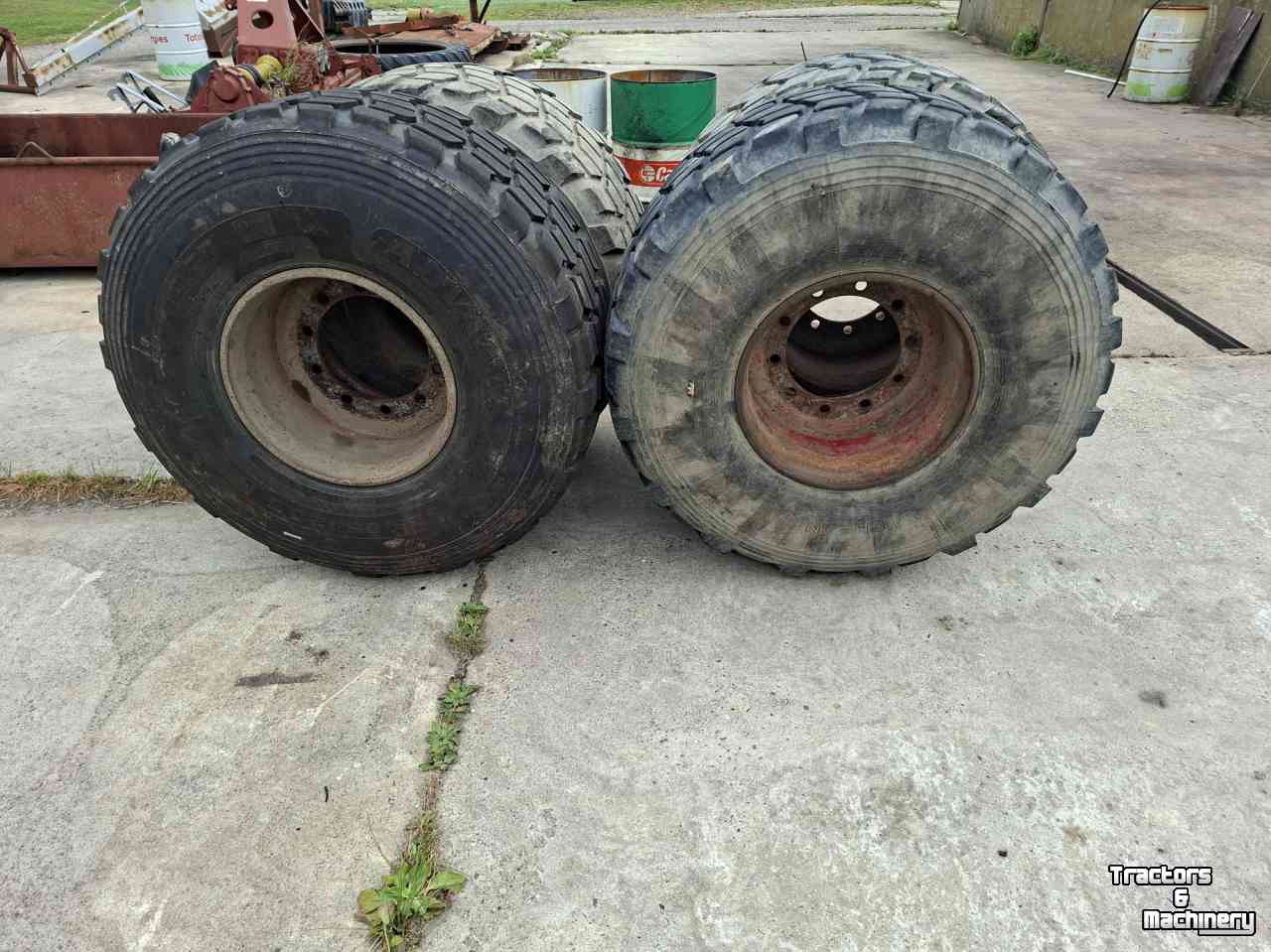 Wheels, Tyres, Rims & Dual spacers Michelin 525 65 R20.5 XS 20.5 R 20.5