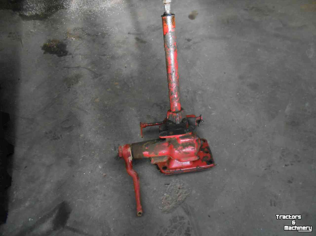Used parts for tractors International 383 453 en 33 serie smalspoor
