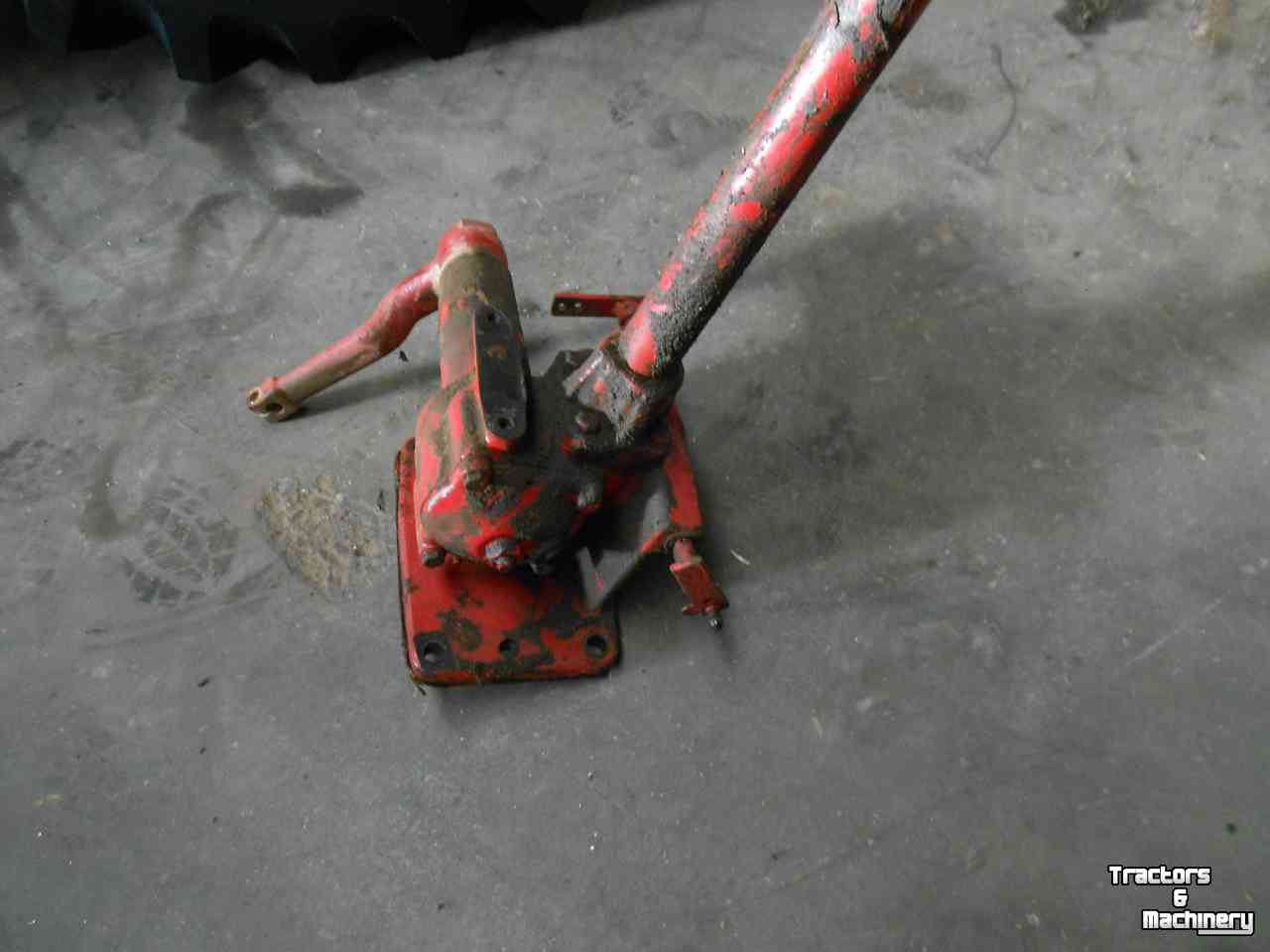 Used parts for tractors International 383 453 en 33 serie smalspoor