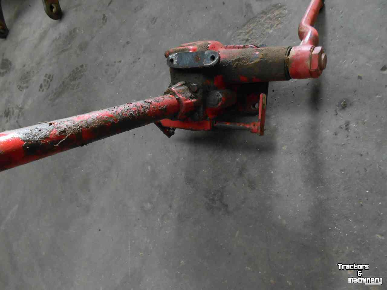 Used parts for tractors International 383 453 en 33 serie smalspoor