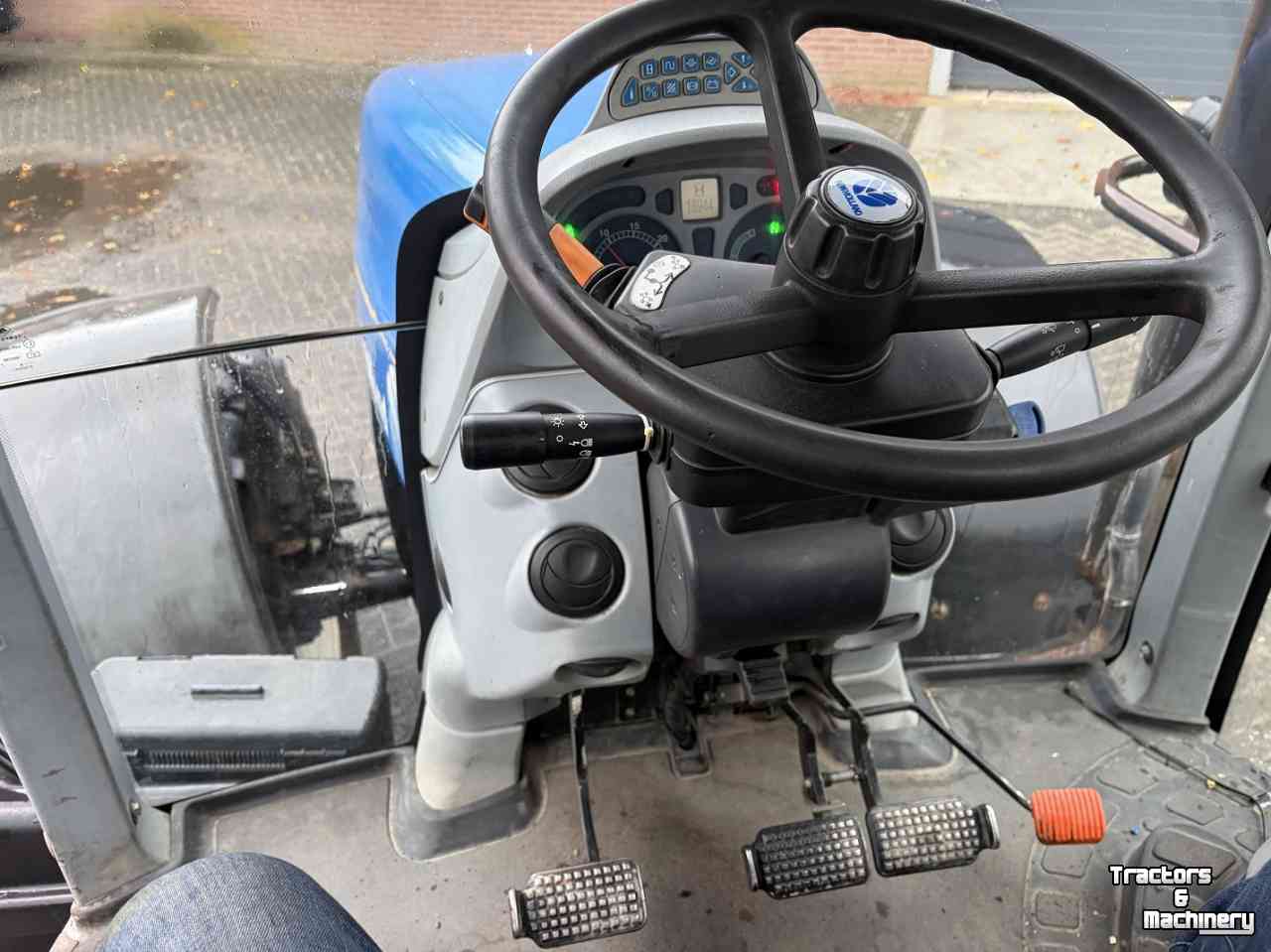 Tractor New Holland T7060 autocommand