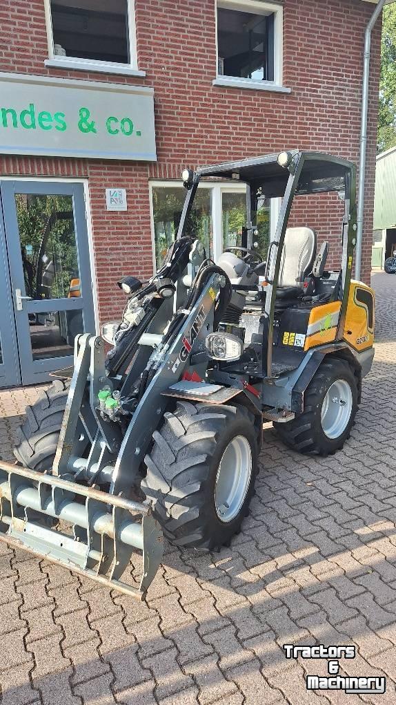 Wheelloader Giant G2700E