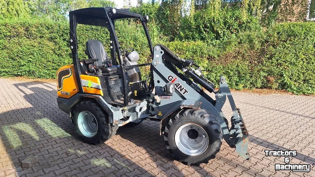 Wheelloader Giant G2700E