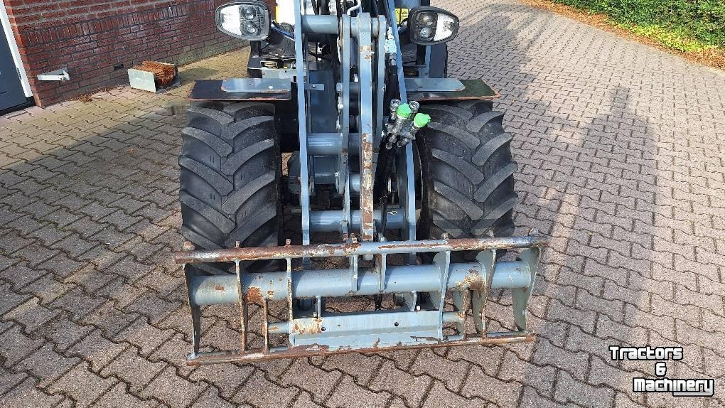 Wheelloader Giant G2700E