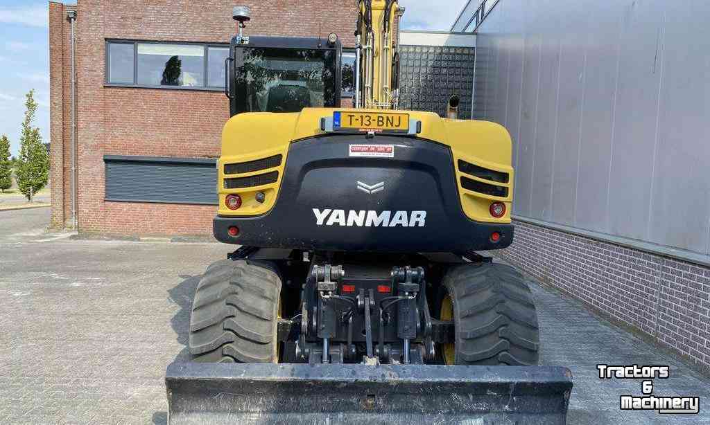 Excavator mobile Yanmar B110W Bandenkraan