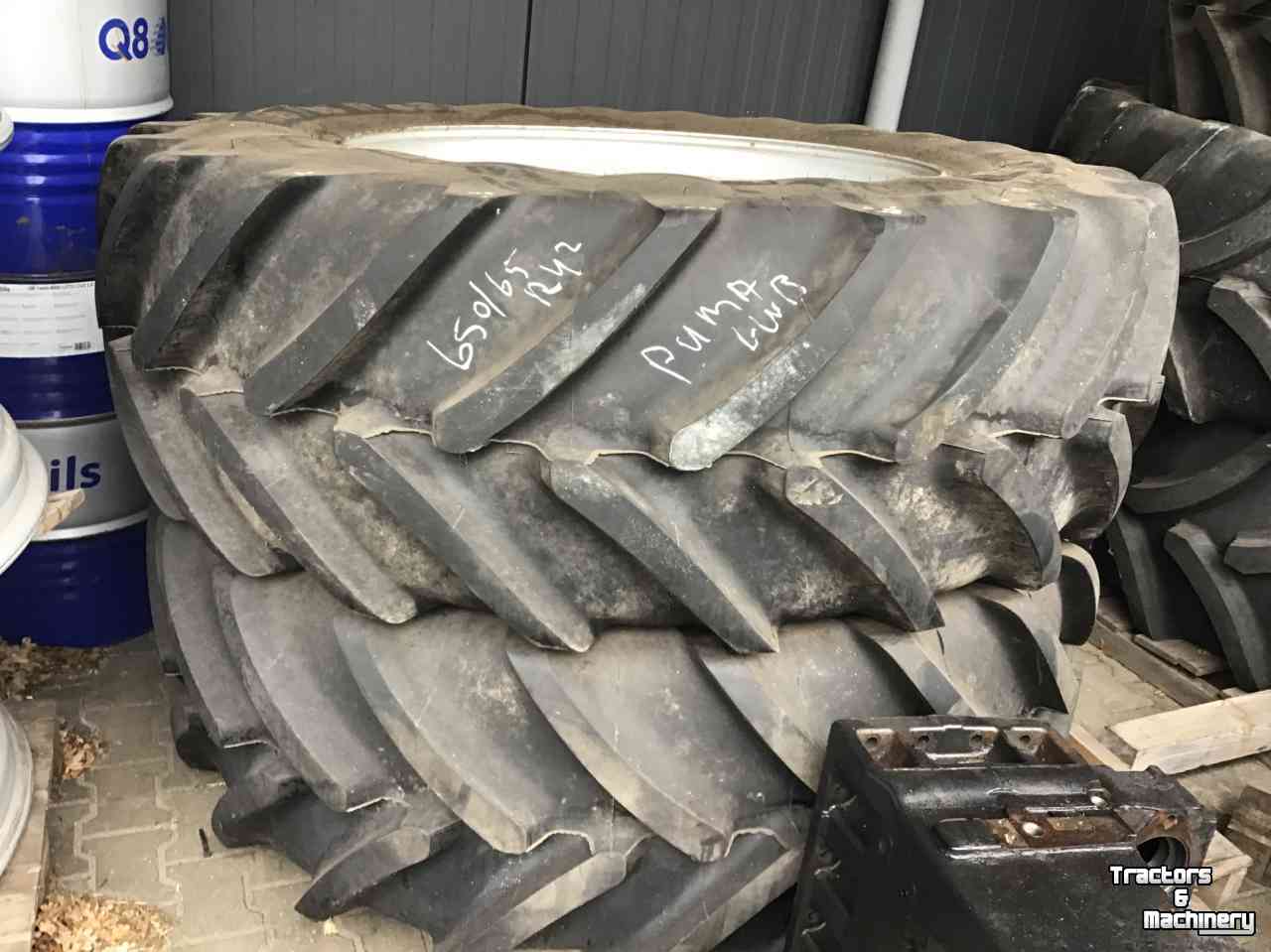 Wheels, Tyres, Rims & Dual spacers Michelin 650/65r42 met 10 gats velg 335mm hart