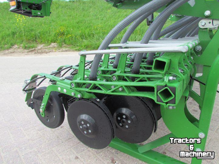 Seed drill Amazone Avant 3002 Aanbouwzaaimachine