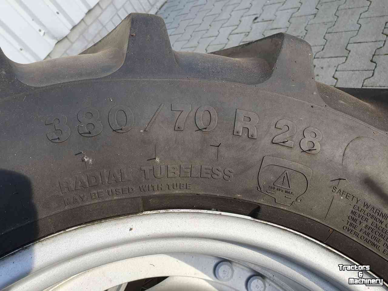 Wheels, Tyres, Rims & Dual spacers Vredestein 540/65R38 380/70R28